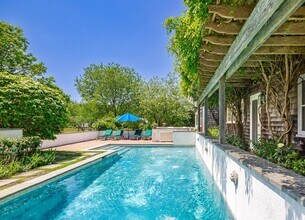 27 Horseshoe Dr N in East Hampton, NY - Building Photo - Building Photo