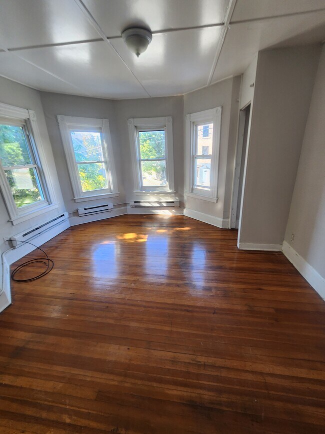 112 Walnut St Rentals in Waterbury, CT