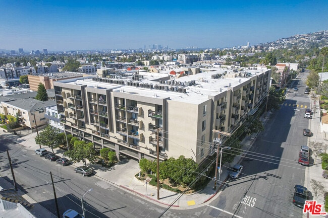 property at 1601 N Fuller Ave