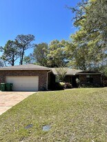218 Yellow Pine Ct in Niceville, FL - Building Photo