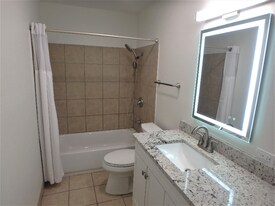 13573 U.S. Hwy 87 W in La Vernia, TX - Building Photo