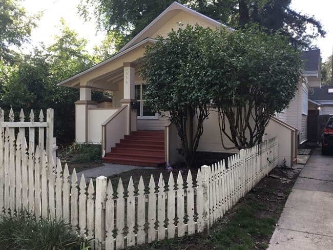 property at 1576 Jefferson St