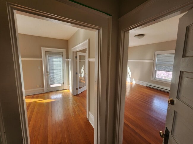 99 Wellington Ave in Victoria, BC - Building Photo - Building Photo