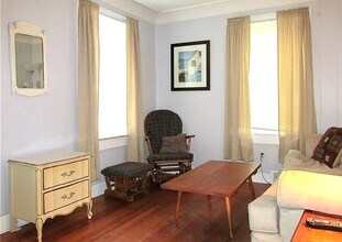 9 Hammond St, Unit 1 in Newport, RI - Building Photo - Building Photo