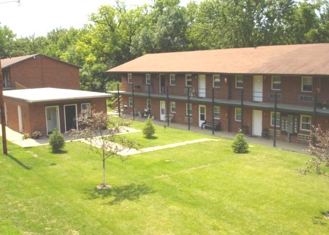 The Overlook in Clinton, IA - Building Photo