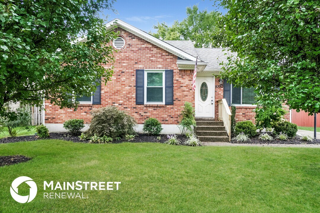 8320 Silver Fox Rd in Louisville, KY - Building Photo