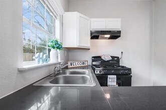 5341 Ash Ln in Dallas, TX - Building Photo - Building Photo
