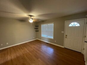 8 Barnes Dr in Belmont, NC - Building Photo - Building Photo