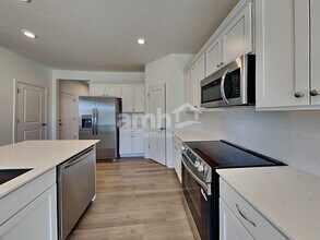 204 Kramer Mills Dr in Columbus, OH - Building Photo - Building Photo