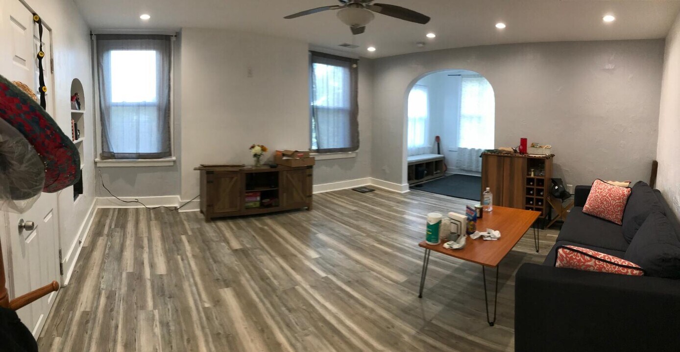 5850 Alderson St in Pittsburgh, PA - Building Photo