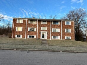 Forest Park Place Apartments in Dayton, OH - Foto de edificio - Building Photo