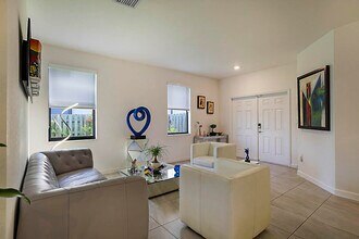 21040 NE 2nd Ct in North Miami Beach, FL - Building Photo - Building Photo