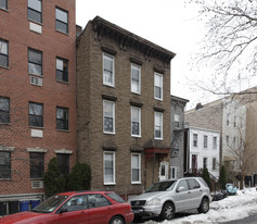 80 Green St in Brooklyn, NY - Building Photo