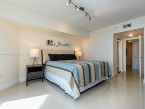 16699 Collins Ave, Unit 1709 in Sunny Isles Beach, FL - Building Photo - Building Photo
