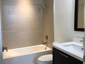 9131 NW 33rd St, Unit 0 in Doral, FL - Building Photo - Building Photo