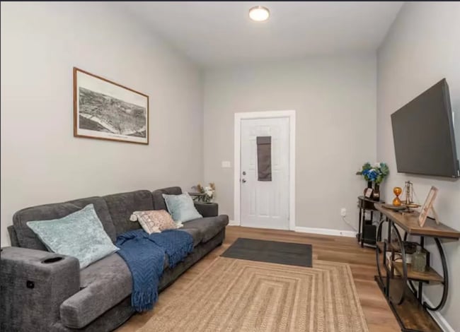 887 Lexington Ave in Cincinnati, OH - Building Photo - Building Photo