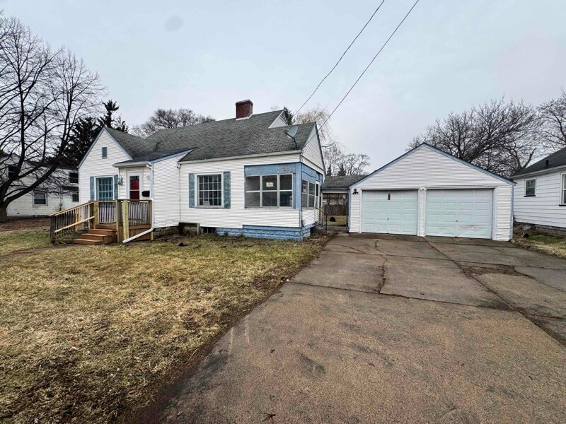 3315 Webber St in Saginaw, MI - Building Photo