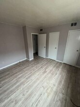 13965 Superior Rd, Unit 102 in East Cleveland, OH - Building Photo - Building Photo