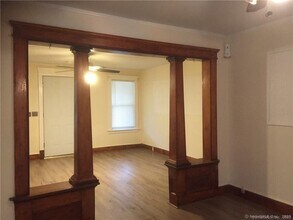 73 Prospect St in Naugatuck, CT - Building Photo - Building Photo