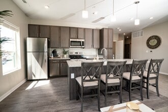 Heartland Flats Lincoln in Lincoln, NE - Foto de edificio - Building Photo