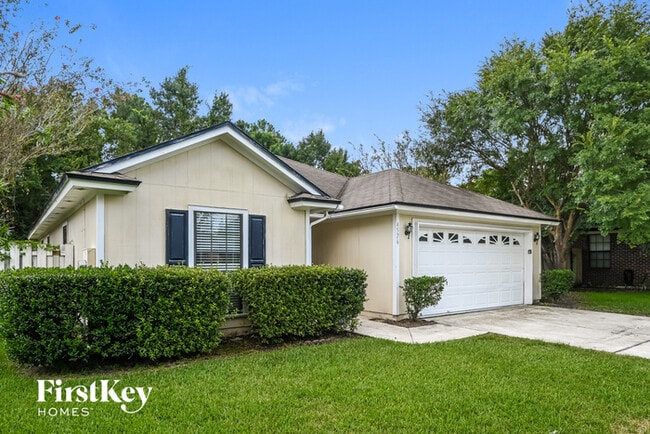 4576 Antler Hill Dr E in Jacksonville, FL - Building Photo - Building Photo