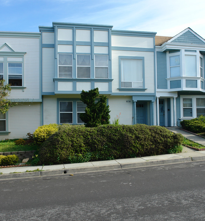 621-623 Abbot Ave in Daly City, CA - Building Photo