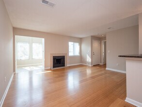 265 Alexandra Dr, Unit 8 in Mount Pleasant, SC - Foto de edificio - Building Photo