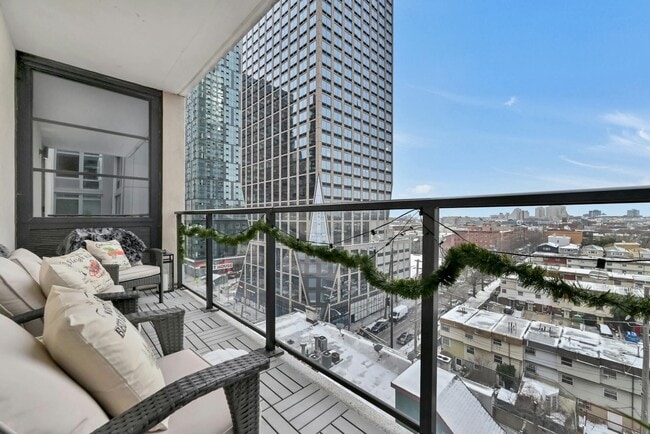 160 1st St in Jersey City, NJ - Building Photo - Building Photo