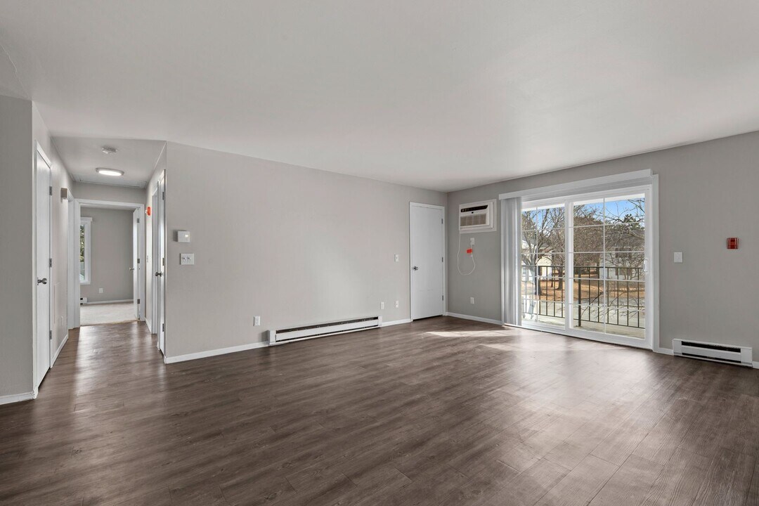 22 Fountain Cir in Fond du Lac, WI - Building Photo