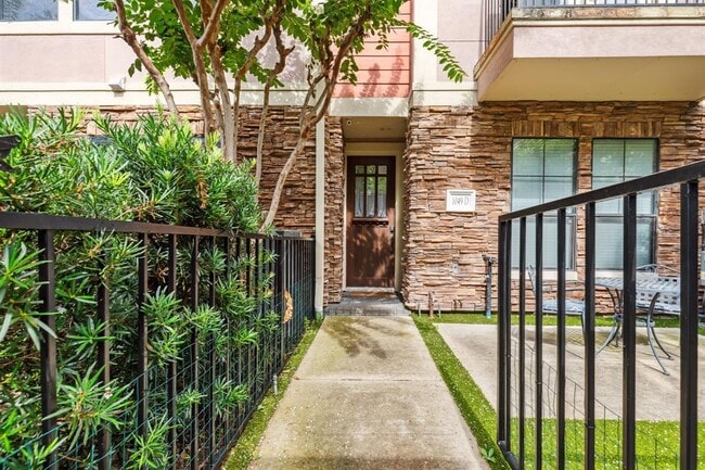 1049 W 22nd St in Houston, TX - Building Photo - Building Photo