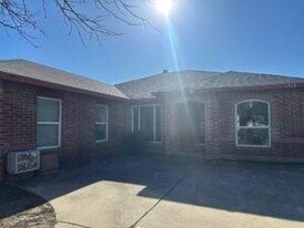 1928 Helen Ln in Lewisville, TX - Building Photo