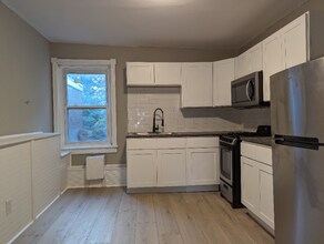 250 S 44th St, Unit 3 in Philadelphia, PA - Foto de edificio - Building Photo