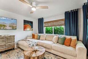 11250 2nd St E in Treasure Island, FL - Building Photo