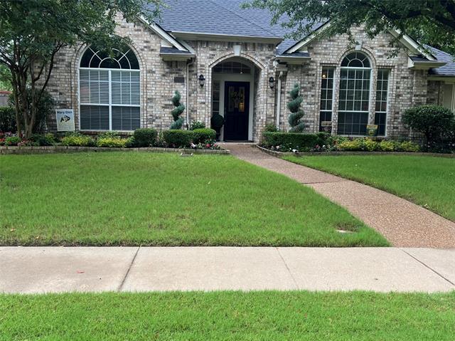917 Brown Trail in Coppell, TX - Foto de edificio