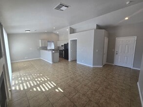 166 Skytop Dr in Henderson, NV - Building Photo - Building Photo