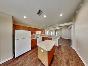 11719 Crest Creek Dr in Riverview, FL - Foto de edificio - Building Photo