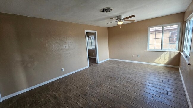 1418 Eureka St in Bakersfield, CA - Building Photo - Building Photo