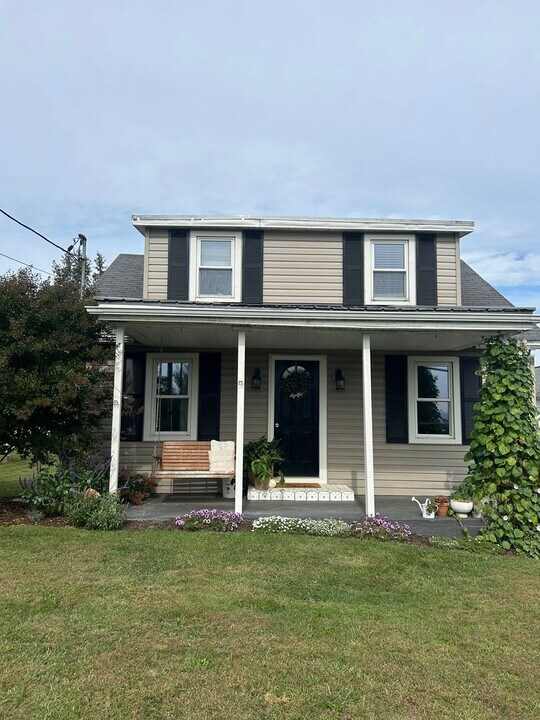 3751 Orrstown Rd in Orrstown, PA - Building Photo