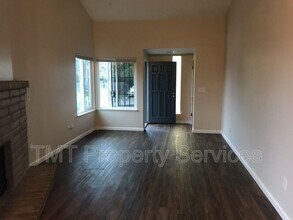 6803 Trovita Way in Citrus Heights, CA - Building Photo - Building Photo