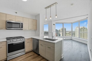 309 N Canal St in Chicago, IL - Building Photo