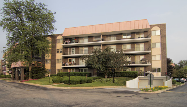 Barcelona in Skokie, IL - Foto de edificio - Building Photo