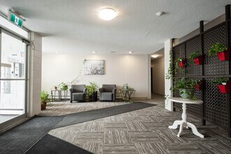 5 Valhalla Apartment in Winnipeg, MB - Building Photo - Building Photo