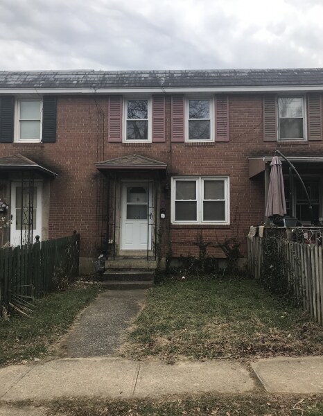 2121 Kensington St in Harrisburg, PA - Foto de edificio