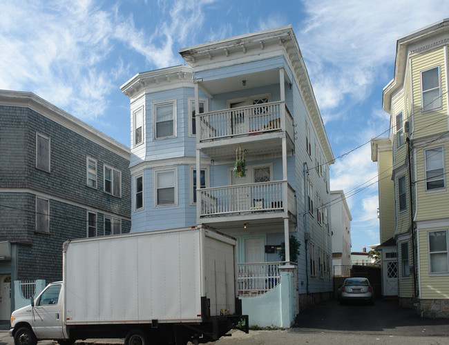 276-278 Lawrence St in Methuen, MA - Foto de edificio - Building Photo