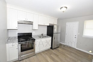 7923 Thompson Rd in Norfolk, VA - Building Photo