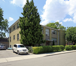 2719 Lake Shore Blvd in Toronto, ON - Building Photo - Building Photo