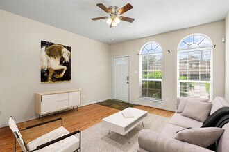 210 Plaza Del Sol Park in Houston, TX - Building Photo - Building Photo