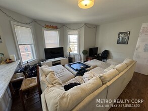 7 Hamilton Rd in Somerville, MA - Building Photo - Building Photo