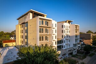 829 Yale St in Houston, TX - Building Photo