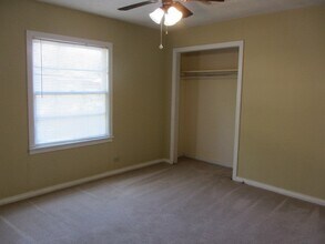 1310 16th St in Huntsville, TX - Building Photo - Building Photo